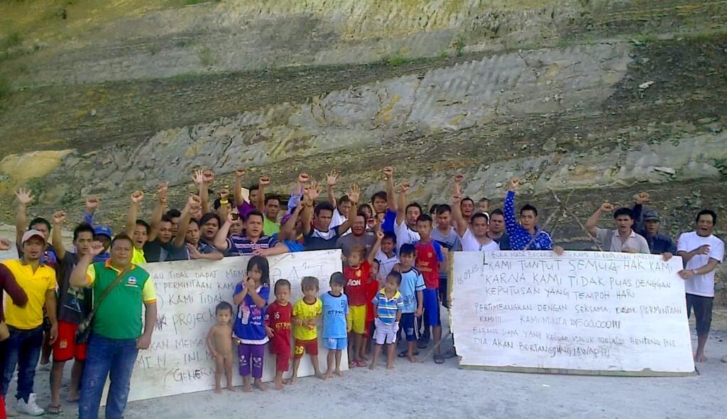 Penan blockading against the Murum dam since last week (Photo courtesy BMF)
