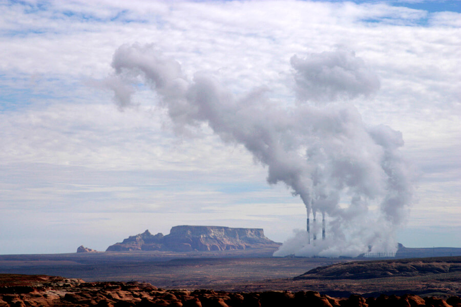 The Navajo Generating Station (Flickr / Troy Snow)