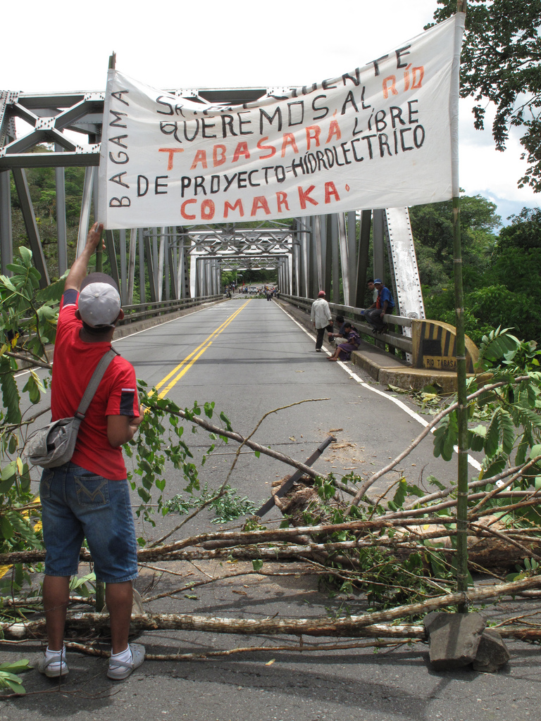 M10 unfurl their banners at the bridge over the Tabasará